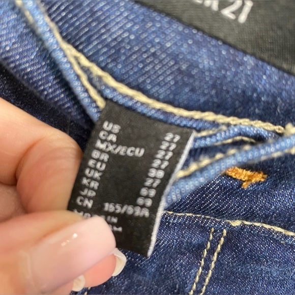 NWT-Forever21 High Rise Dark Wash Skinny Jean 27 - Picture 5 of 8